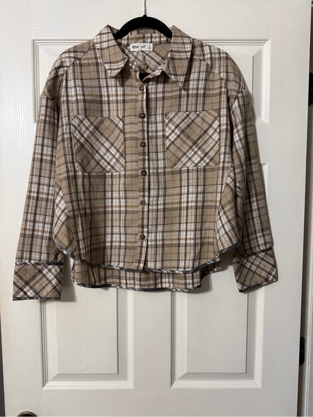 Relaxed Plaid Button-Down Shirt Jacket in Beige/Cream - Women